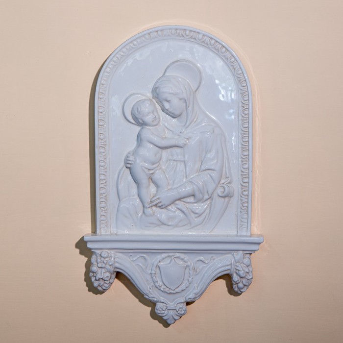 Madonna con Base Lavorata Smaltata in Ceramica