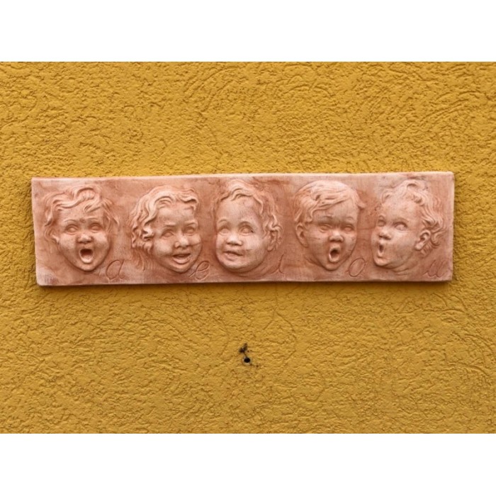 Pannello Vocali in Terracotta