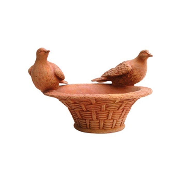 Cesto con colombi in terracotta