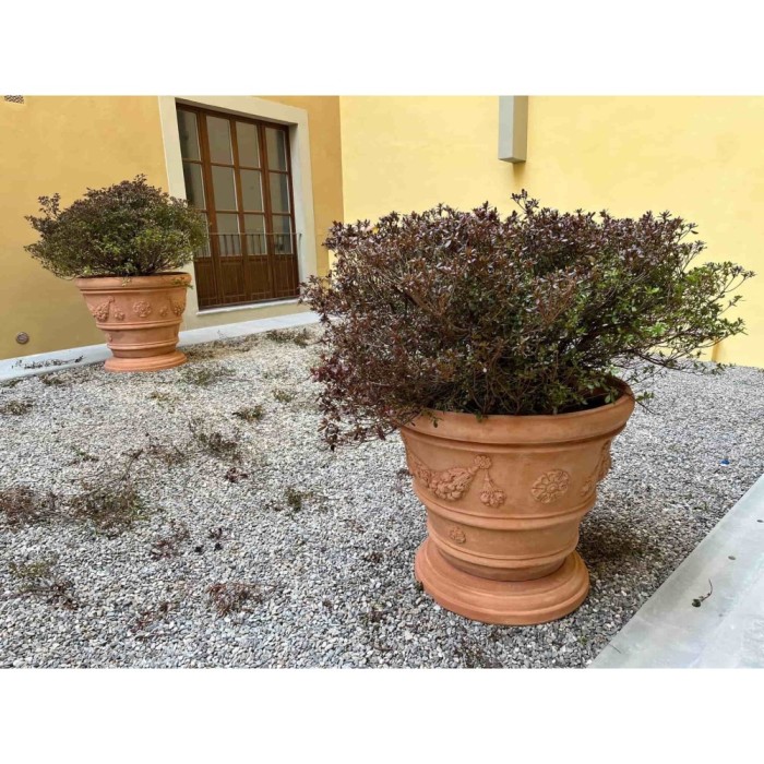 vaso festonato con rosone in terracotta d'Impruneta, shop online!